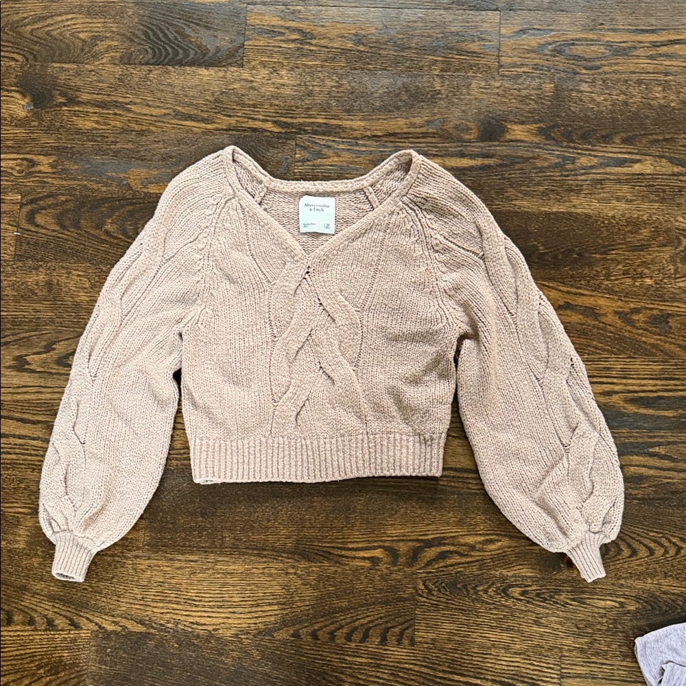 Abercrombie & Fitch V-Neck Sweater - Tan